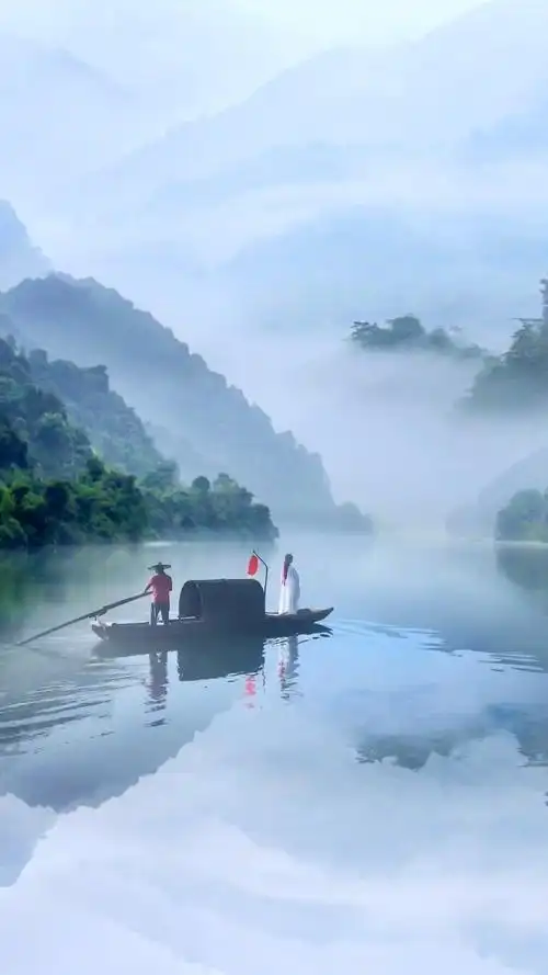 "烟雨入江南,山水如墨染,宛若丹青未干,提笔然点欲穿!