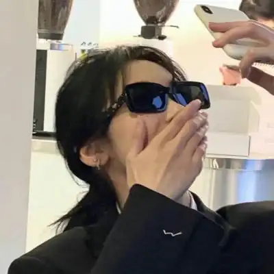 女生酷掉渣的高冷超a御姐风头像