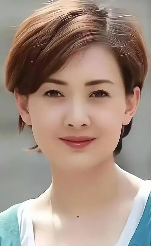 昔日春晚红人牛莉,51岁肤白貌美,网友:太可惜了