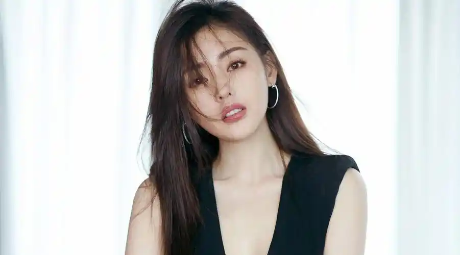 十大素颜美女明星,一个女人的美貌,素颜是衡量的标准_五官_身材_气质