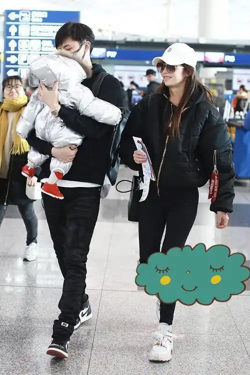 颖儿携付辛博走机场,两人一个长得美,一个长得帅