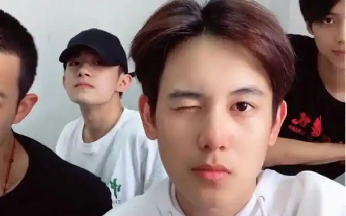 易烊千玺&胡先煦|娱乐圈里照进现实的好朋友