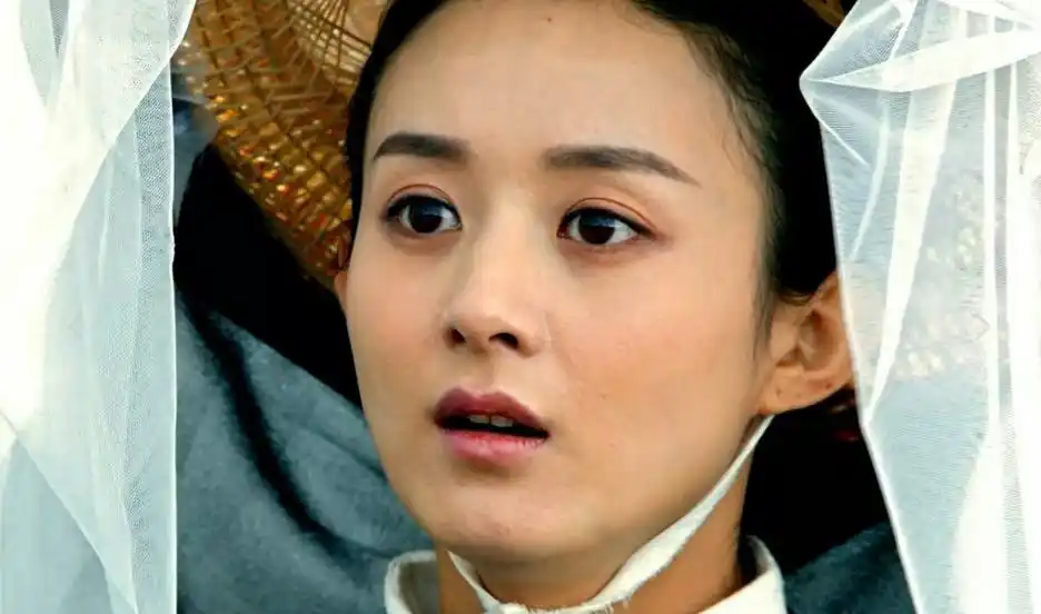 网友爆料:赵丽颖的皮肤差有很多黑头粉刺_明星