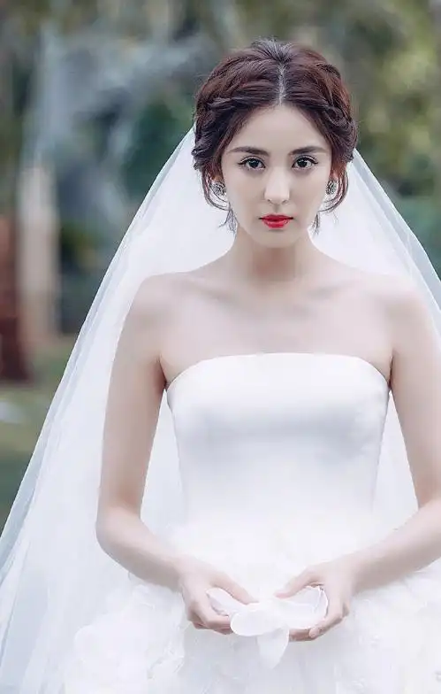 明星穿婚纱都啥样?刘亦菲端庄,唐嫣甜美,看到刘诗诗:羡慕了!