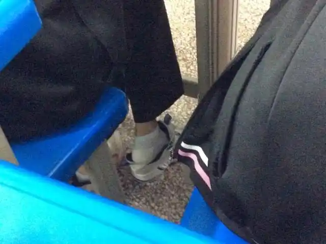 上课脱鞋and黑池和小宇的校园生活