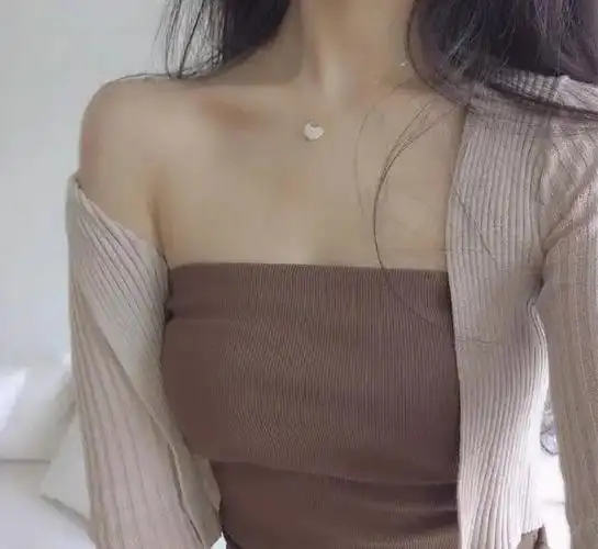 作为一个女生,太喜欢收集好看的锁骨照片了!