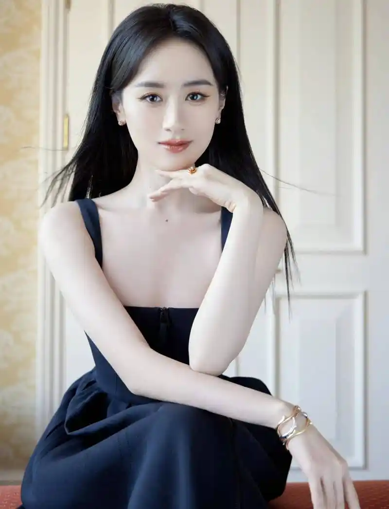 "宝藏女孩"——袁冰妍,笑容甜美,魅力十足,太可爱了