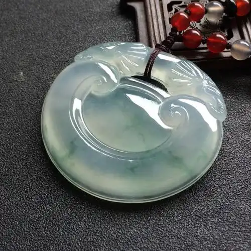 翡翠挂件绳子图片大全佩戴翡翠如意挂件