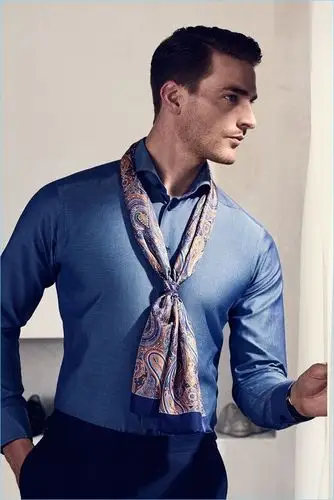 让男人充满品味和格调的丝巾-eton #时尚# #型男# #搭配# #欧美