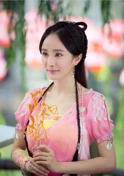 众女星同穿粉色古装杨幂不出彩刘亦菲毁在脸型网友杨颖最好看