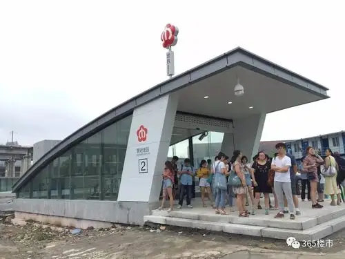 官方发布:板桥地铁月底通车!进站现场.