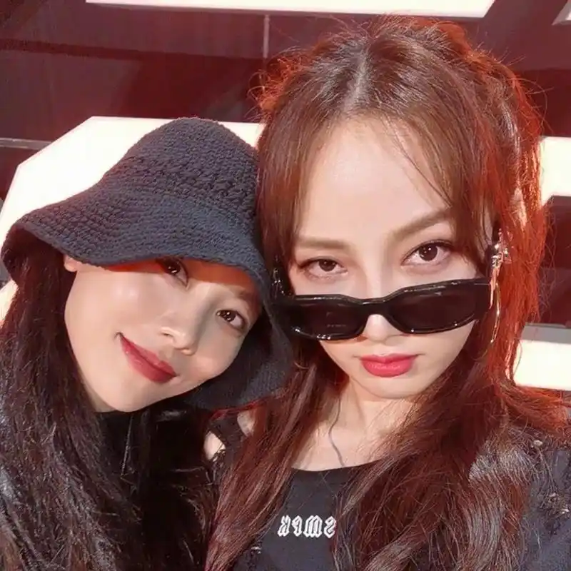 孟佳王霏霏出道十周年快乐! 接下来的日子里,一起走花路吧.