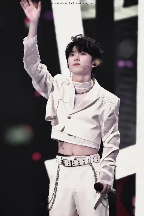 马嘉祺叁重楼暨出道四周年演唱会##马嘉祺 廿一幕启循光赴盛景