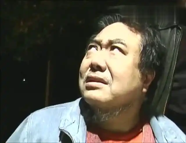 命案十三宗:大叔突然给欠钱的人下跪,求对方把钱还给自己!