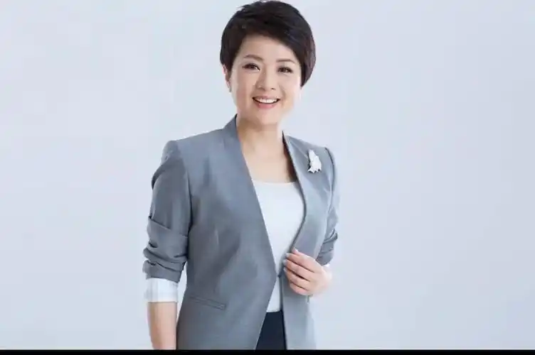 上海女主持人名单表(上海电视台有三位名字里带蓉的女主持人,你知道是