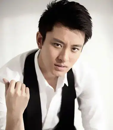 2015最流行的大脸男发型 大脸男生适合的发型(2)