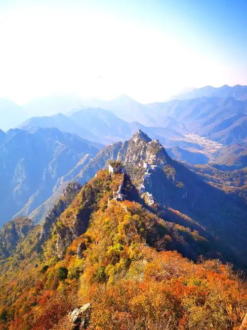 箭扣长城,到达的时间比较晚,登山时间比较长,上去后没逗留太长时间,留