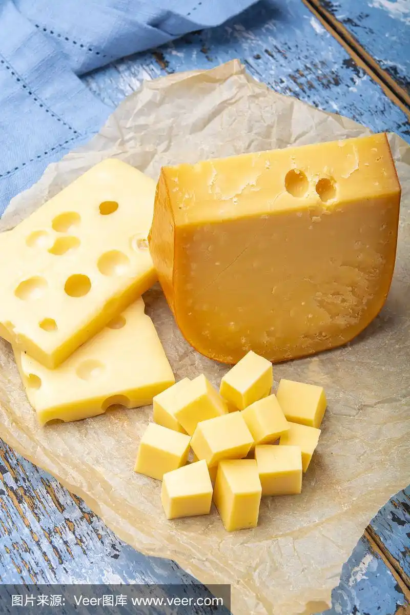 著名的硬奶酪,荷兰豪达奶酪和法国艾门塔勒奶酪
