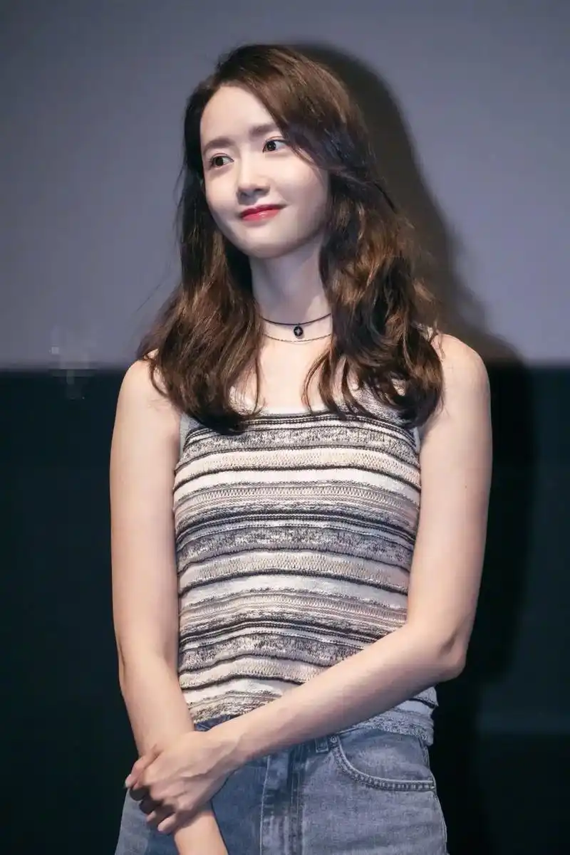 林允儿 嘟嘟嘴的样子真的爱了 - 抖音