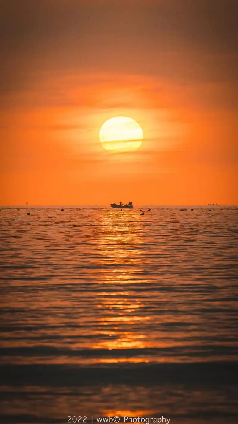 日出钓船稀 #治愈系风景 #唯美意境 #图文伙伴计划 #摄影 - 抖音