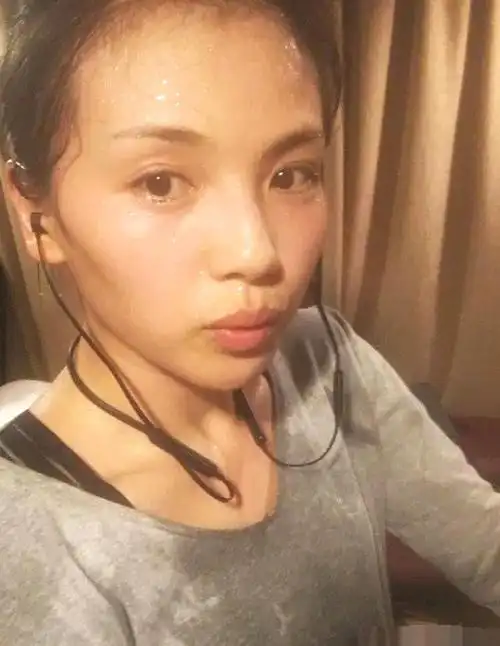 刘涛健身后大汗淋漓出镜,当看到她素颜的样子,网友简直炸了!