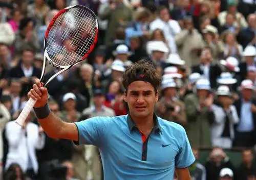 组图:详解费天王夺冠瞬间 跪地痛哭到破涕为笑