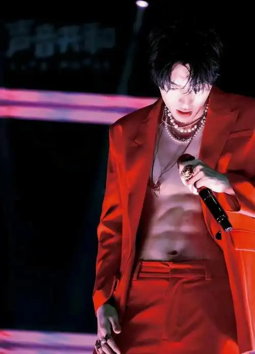 近日,蔡徐坤的一系列绯闻曝光引起了广泛关注