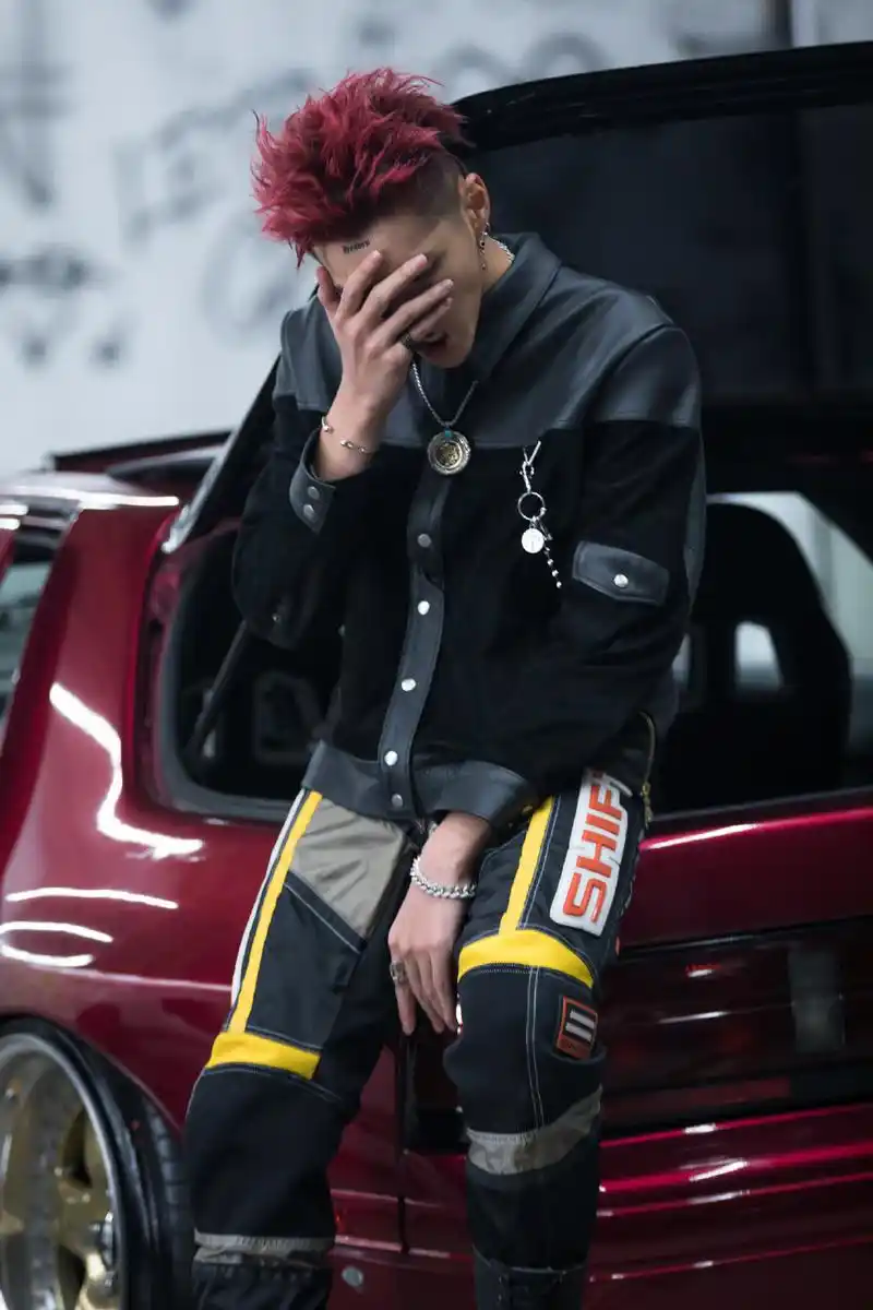 这么多赛车cool凡你们见过吗?_吴亦凡