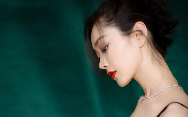 宋轶港式风情性感图片桌面壁纸