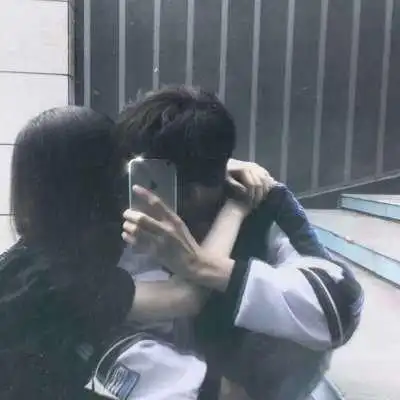 情侣接吻头像真人甜蜜