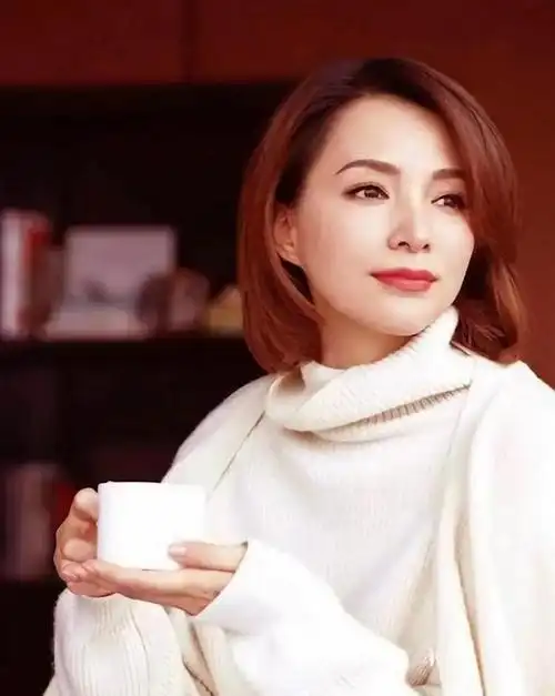 董卿自曝结婚内幕:要不是他抛弃我,我也不会39岁当俩孩子的后妈