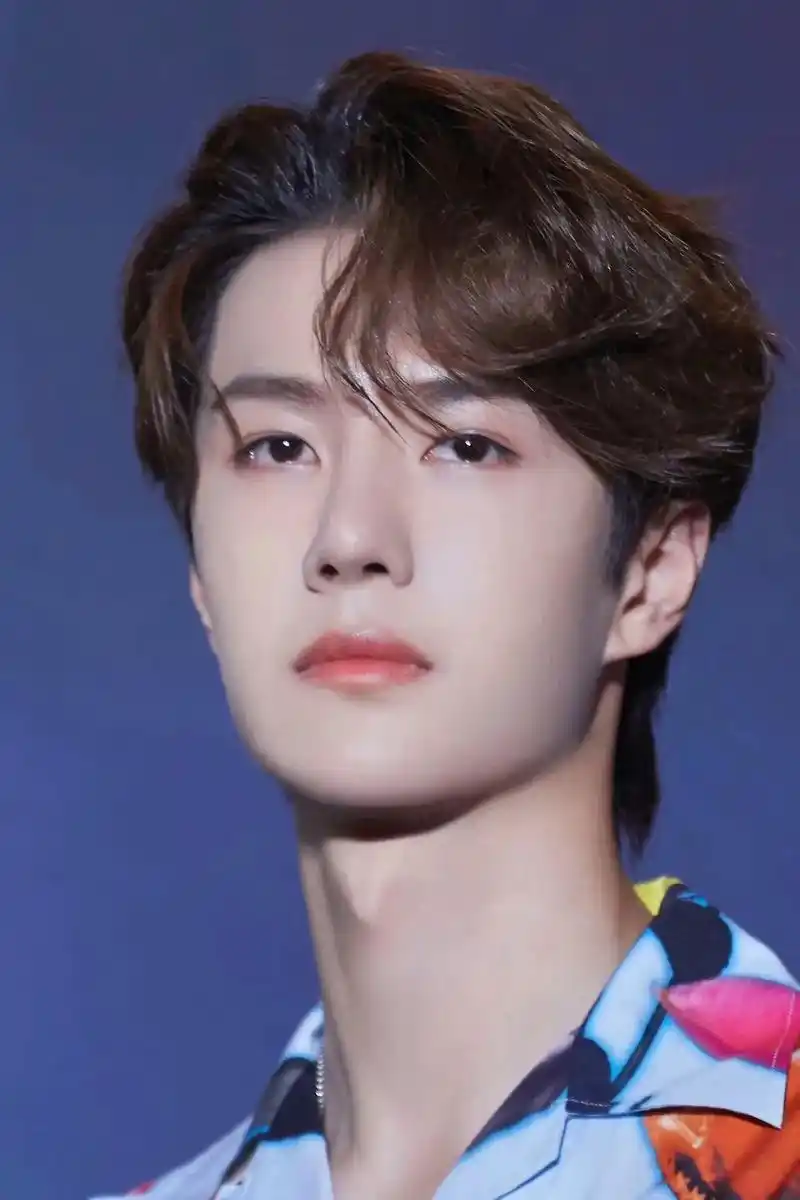 不会就我还没见过王一博了吧?01.入坑这么久,连个啵影都没见 - 抖音