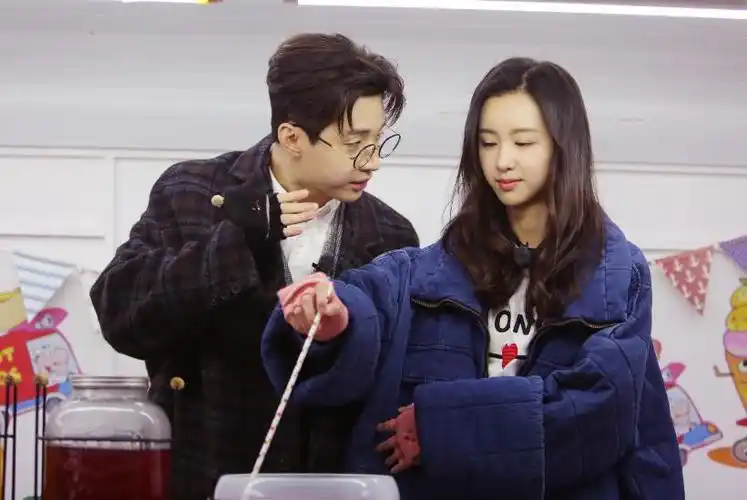 尹正陈都灵在一起?网友:女明星能不能提高一下审美!_腾讯新闻