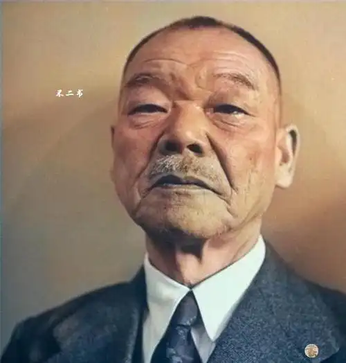 镜头下的二战日本甲级战犯恶魔的末日现场东条英机畏罪自杀