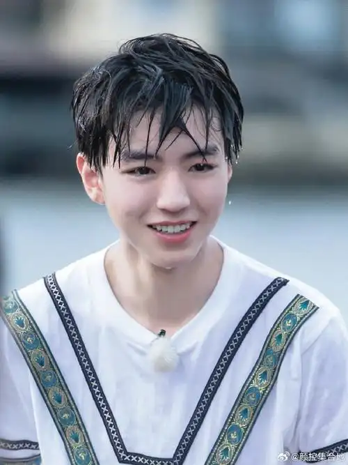 怀念十八九岁的王俊凯啊十八九岁的王俊凯就是少年感的代名词(冷知识