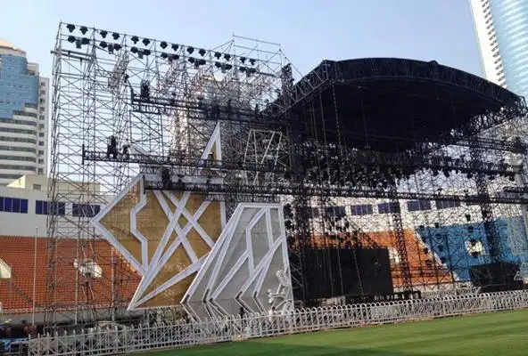 演唱会舞台搭建现场