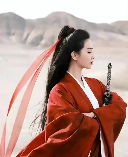 相比古装女明星的高马尾,杨幂很霸气,而赵丽颖让人心疼_造型_感觉