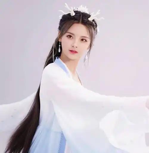 叫姐姐已经过时,杨超越让王源叫她的称呼,才知道什么是霸气_祝福_生日