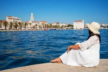 女人风景背影图片