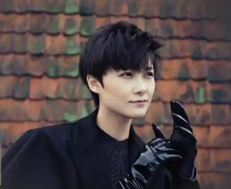 李宇春做梦想删掉的旧照,只怪当时太年轻,网友:承包我一年笑点_时候