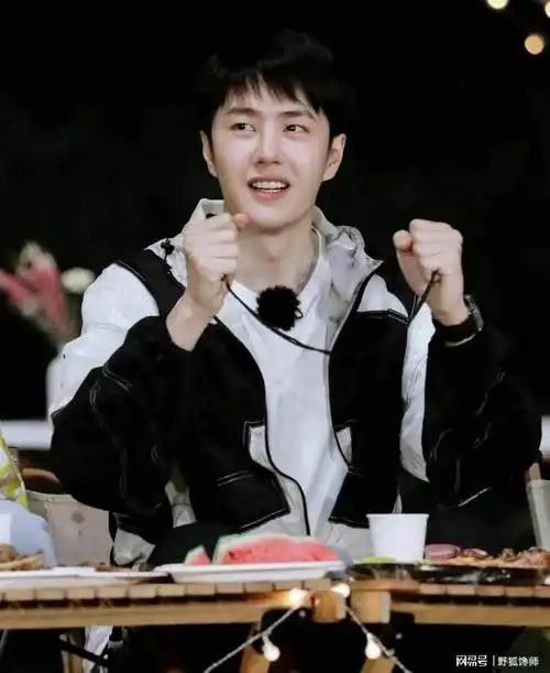 王一博的妈妈粉那么多她们年龄那么大会给王一博做数据吗