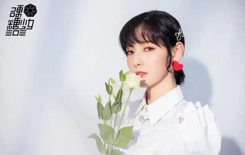 硬糖少女303 > 硬糖少女303赵粤清新气质写真(6/6)返回首页 电脑壁纸