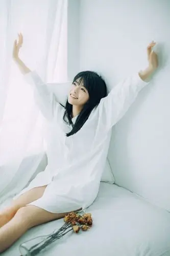 sing女团林津伊白衬衫露香肩长腿少女清纯超吸引