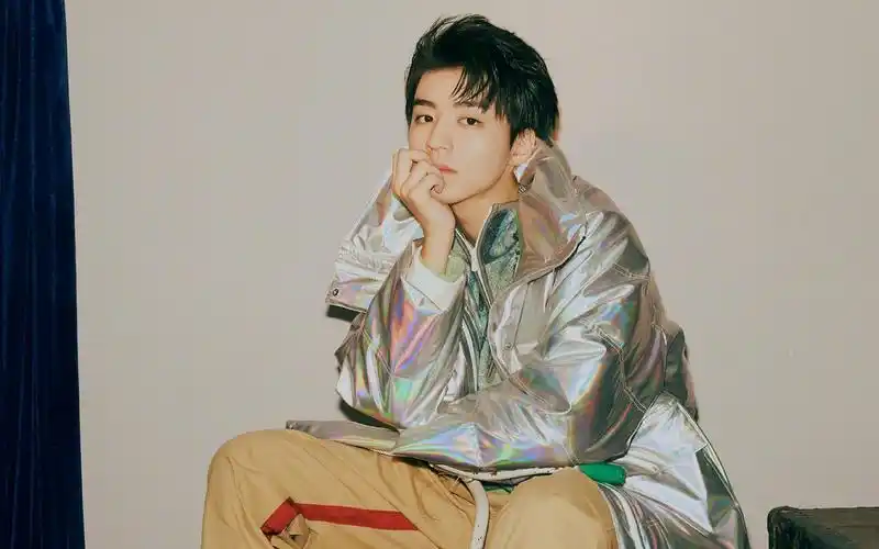 复古帅气王俊凯壁纸_帅气迷人的王俊凯