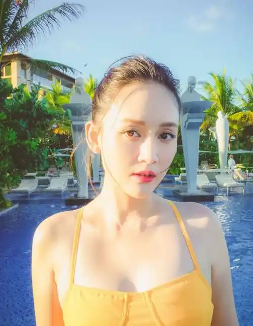 原创42岁陈乔恩容颜美丽身材时尚女神真是越来越有味了