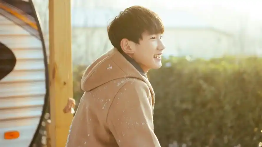 王源 源源 可爱 明星风尚壁纸