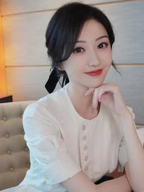 景甜富豪露出水面