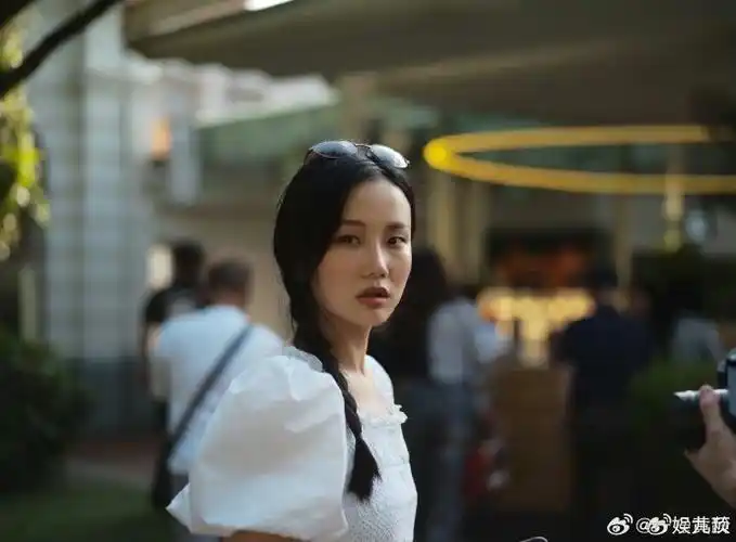 听黄龄唱歌喉咙先痒了##黄龄唱痒的时候才18岁