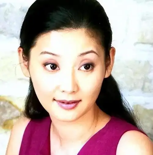 在娱乐圈中的感情经历与成长王志文是中国娱乐圈中备受瞩目的男演员