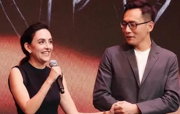 刘烨老婆撞脸谢娜两个人生活状态迥异除了长相哪儿都不像